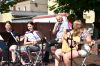Młodzież gra na skwerku kultury